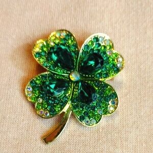 Elegant Green Clover Brooch